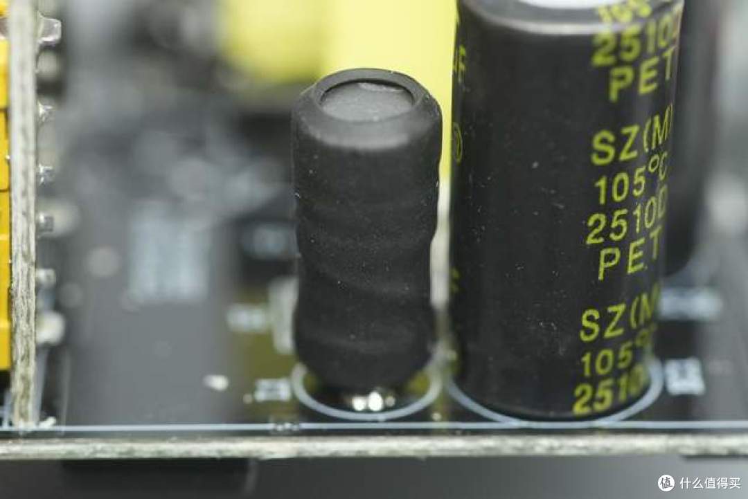 仅重58g却给到了2C2A!品胜这款30W氮化镓凭什么做到这么小?
