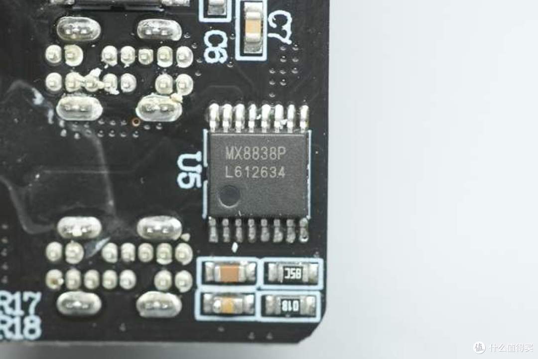 仅重58g却给到了2C2A!品胜这款30W氮化镓凭什么做到这么小?