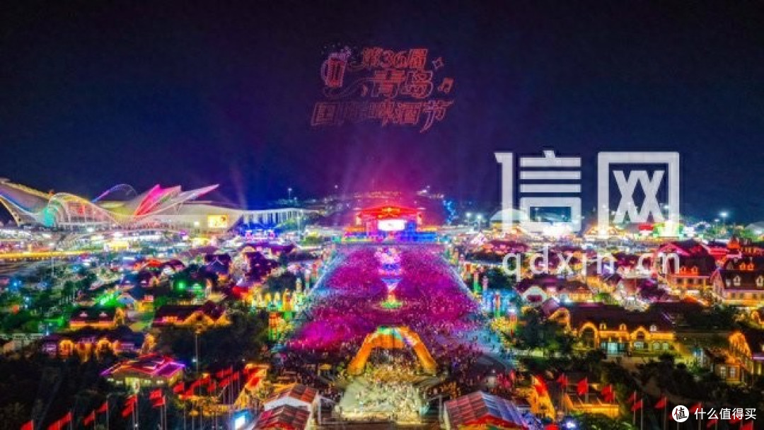 1500架无人机点亮夜空 青岛金沙滩啤酒城每晚上演光影秀