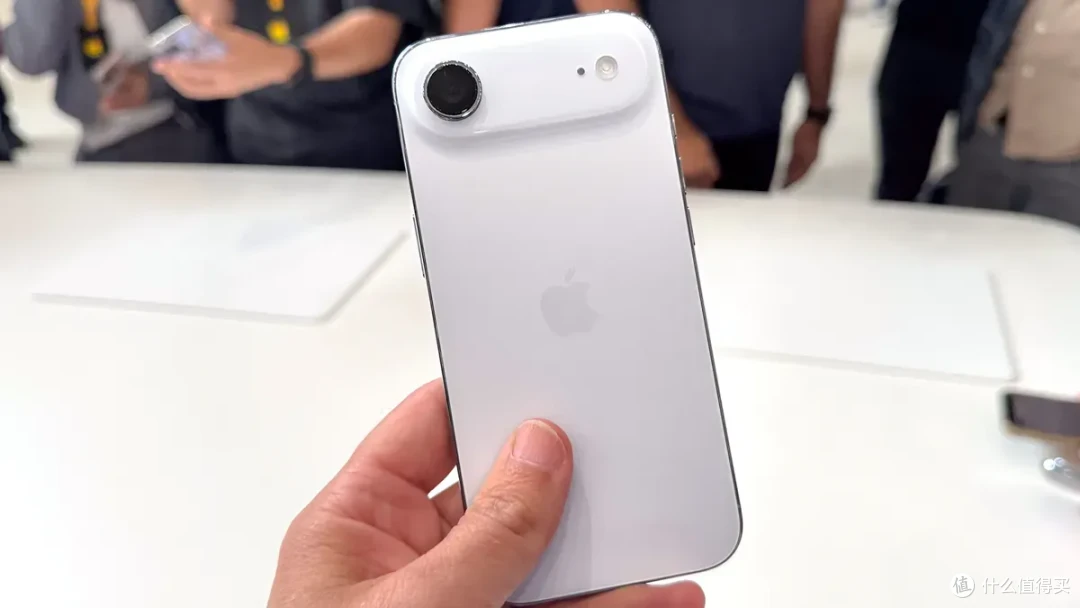 华为万毫安新机曝光,荣耀机器人手机或上万,iPhone Air全面升级