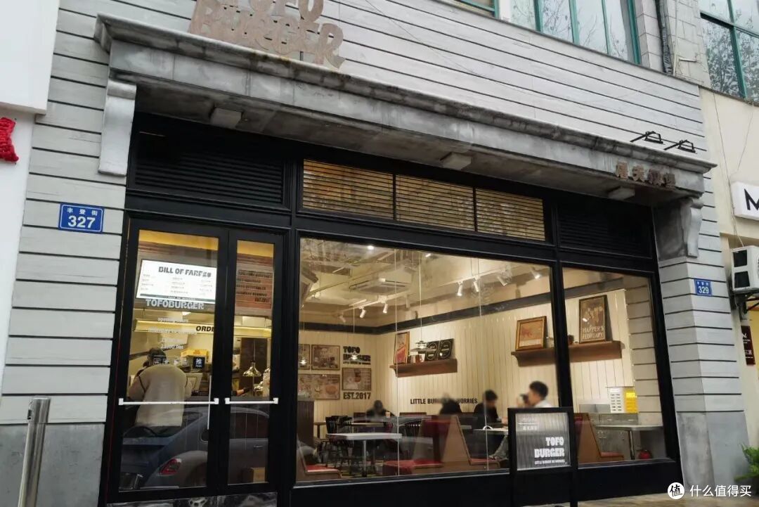 甜度爆表!去这条清凉解暑的小马路,吃冰喝咖“杀”小蛋糕