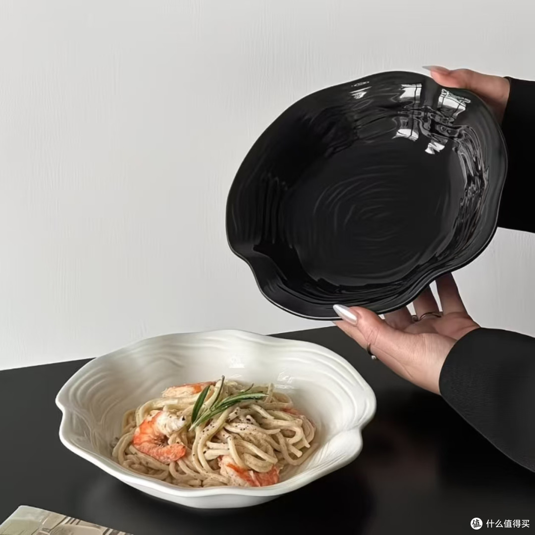 居家氛围感神器✨木纹花边陶瓷盘太有质感啦🍽️