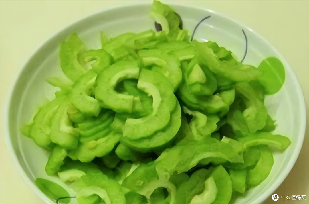 吃苦瓜怕苦?只要切掉苦瓜的“苦源”,没一点苦味,我也是才知道