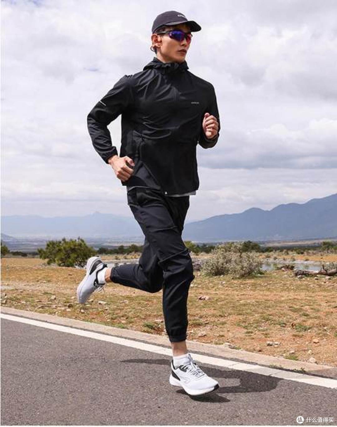 WindHay / 探路者 / 迪卡侬 / 凯乐石:2026户外徒步防晒衣横评