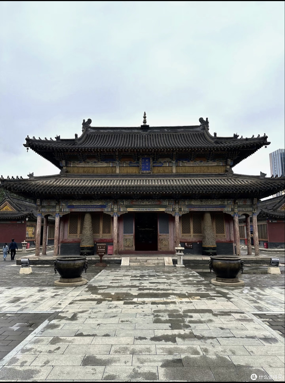 闹市中独守清静的寺院,人少到能拍到最美机位