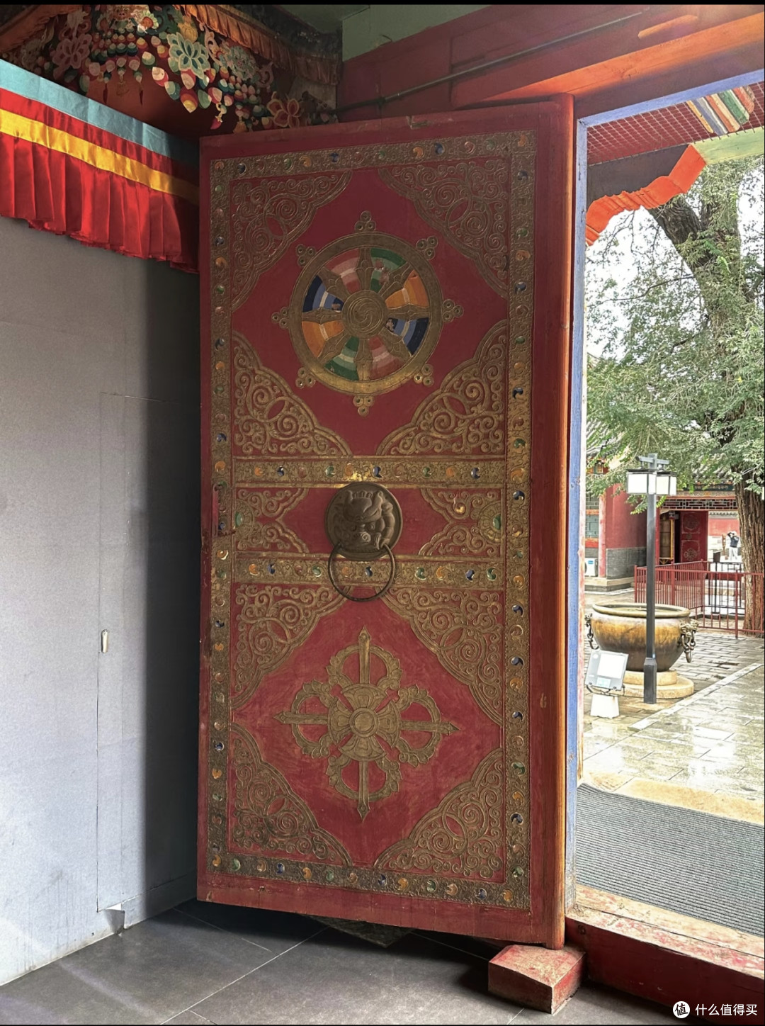 闹市中独守清静的寺院,人少到能拍到最美机位