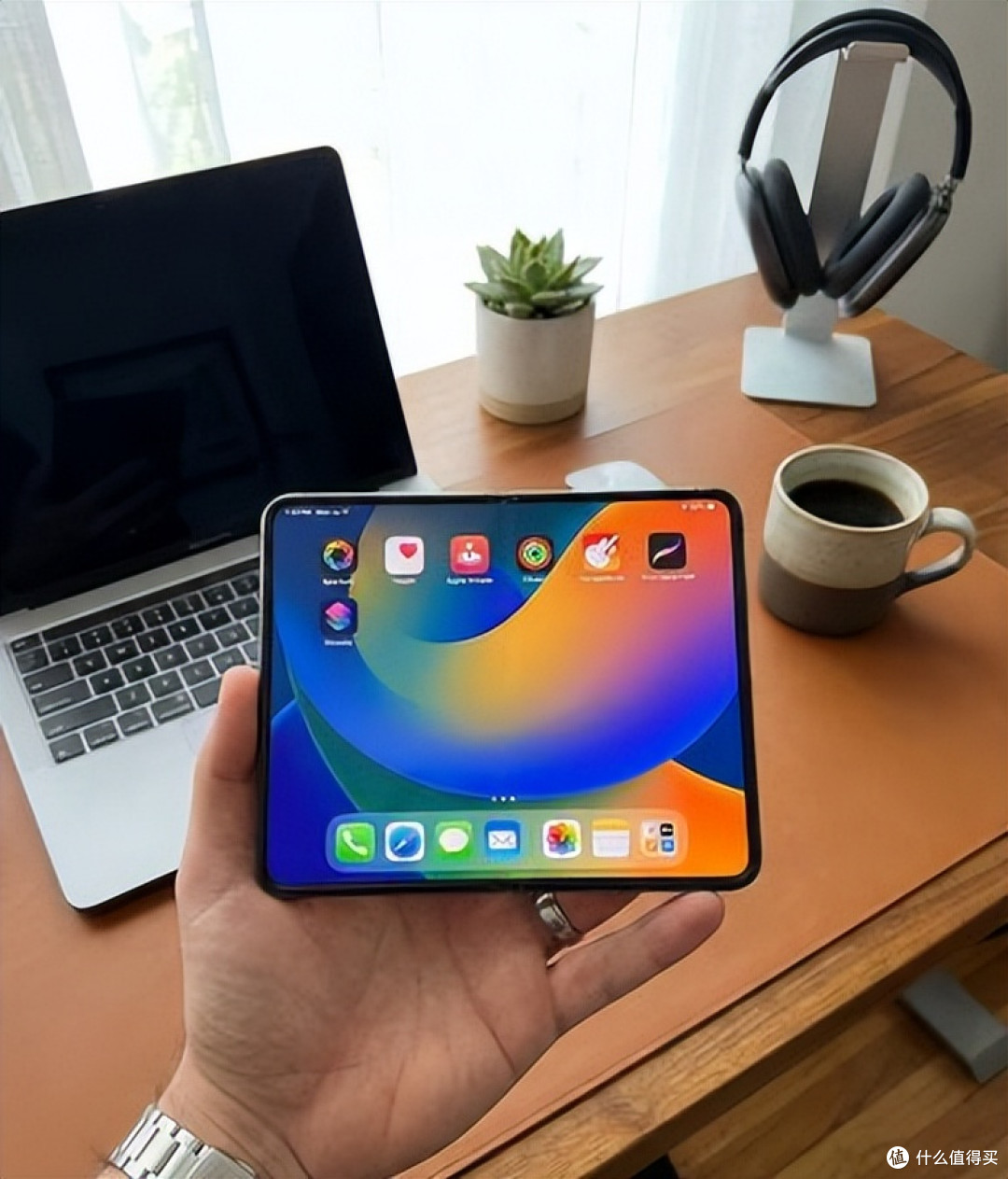 苹果折叠屏延期实锤!富士康产线还在调,9月只有iPhone 18 Pro