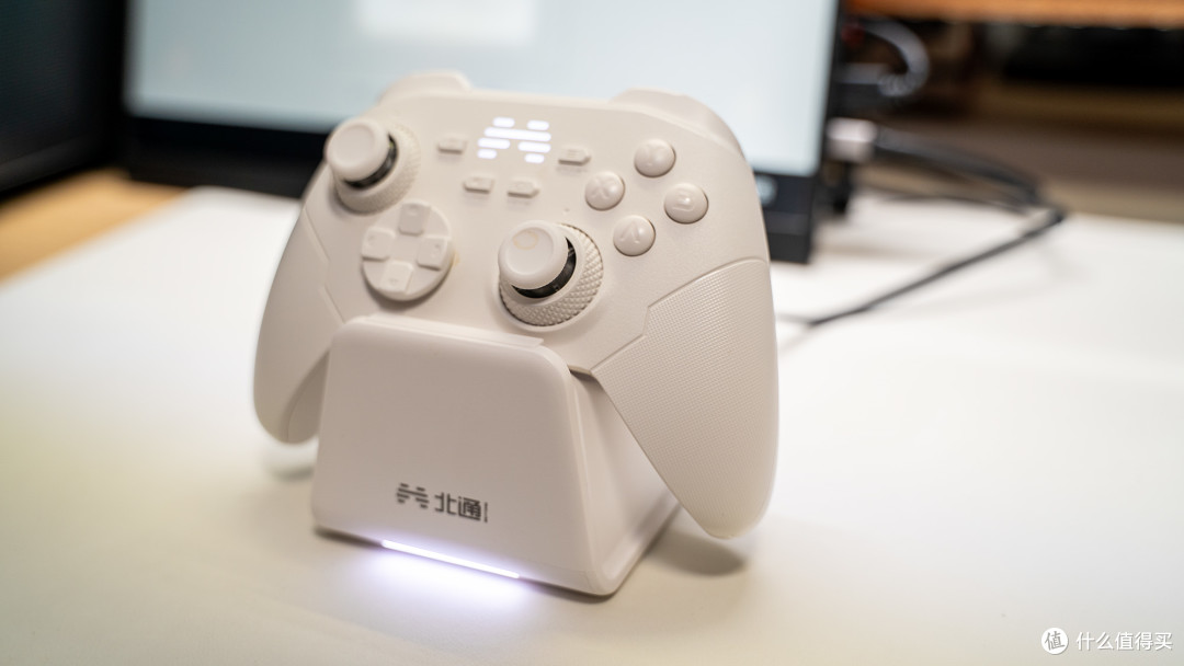 暑期必入手柄——北通鲲鹏20双切震动扳机成同价位唯一