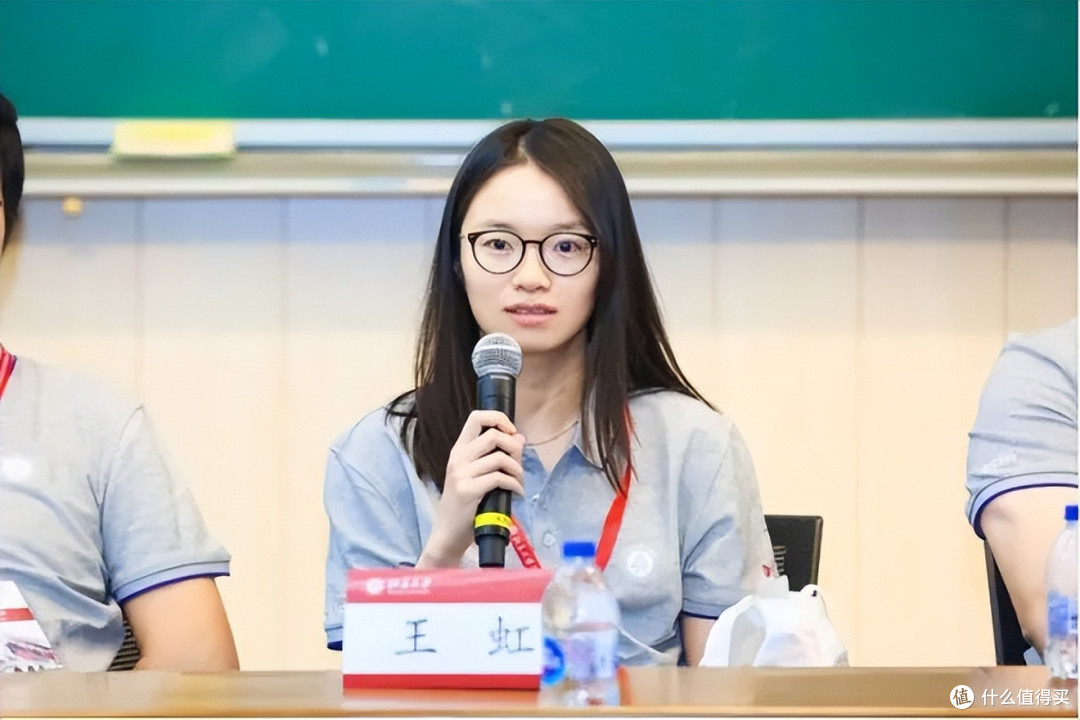 王虹与邓煜:两个“非典型”天才如何撕开菲尔兹奖的亚洲裂缝