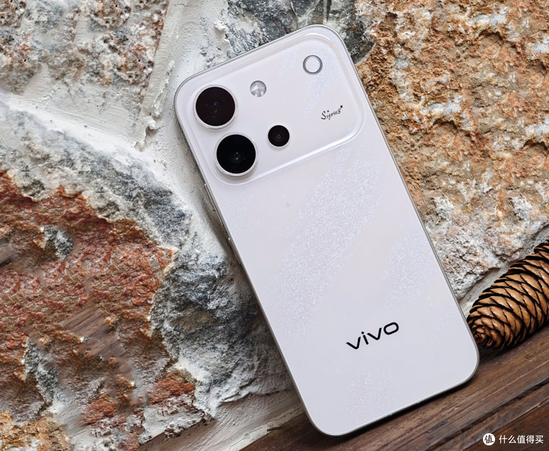3000档女生颜值机对决,选OPPOReno16还是vivo S60,谁更能打动你