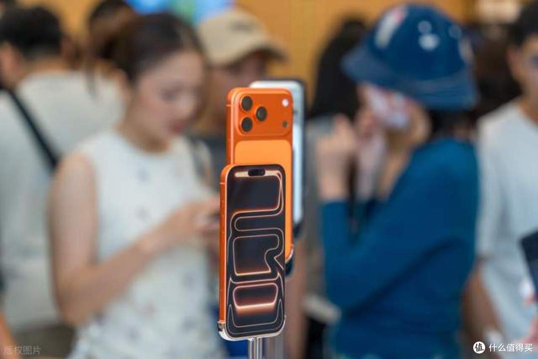 参数不如国产旗舰,iPhone17 依旧热销!国人为何仍疯狂买苹果?