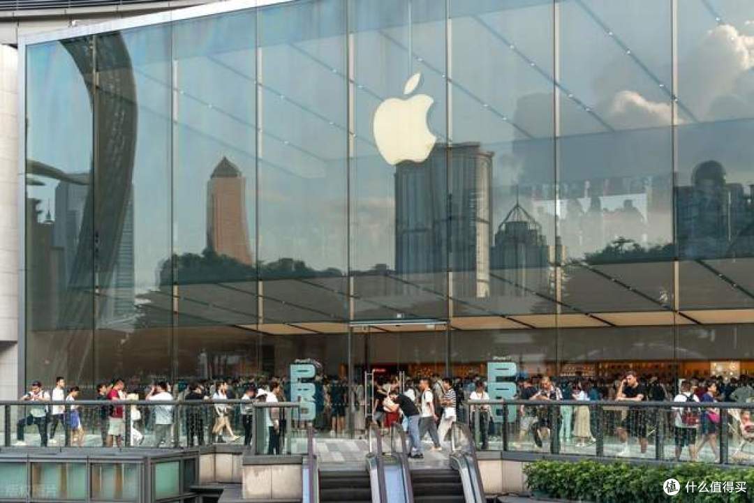 参数不如国产旗舰,iPhone17 依旧热销!国人为何仍疯狂买苹果?