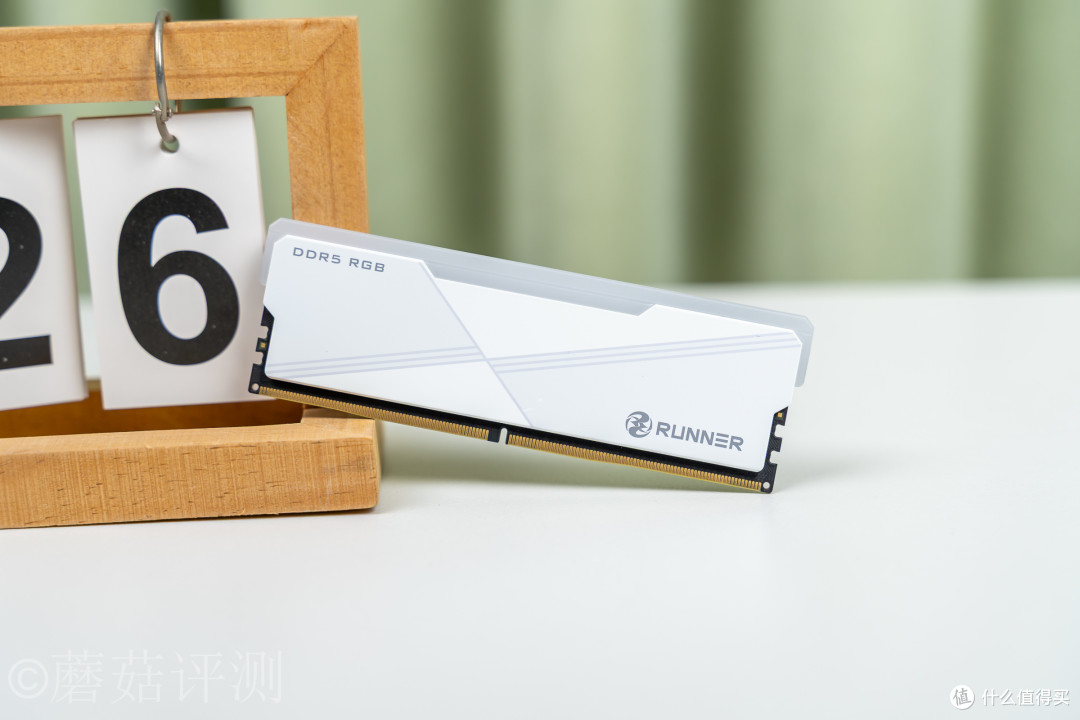 灯条也谈性价比?颜值与性能我全都要、RUNNER炫跃RGB内存 评测