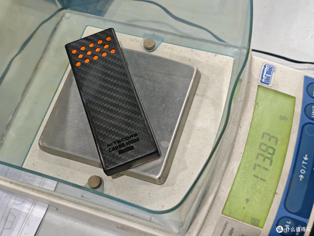 30W双向闪充轻量碳纤充电宝,奈特科尔CARBO10000 Gen2全场景体验