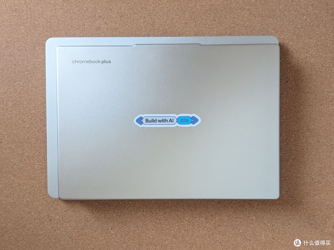 和 Macbook Air 15.3 比较