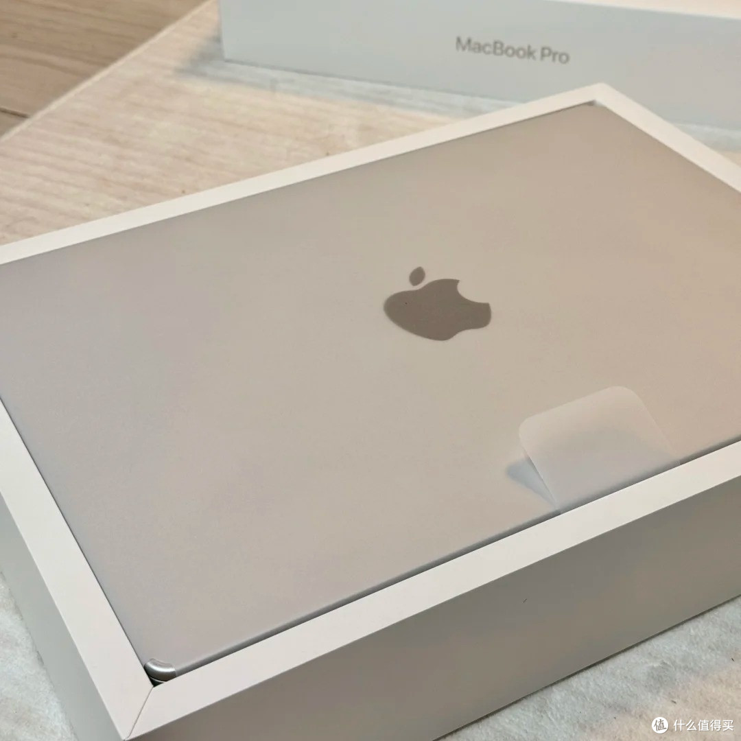 我的人生第一台 MacBook Pro!M5 芯片 24+1T,从神舟战神到苹果