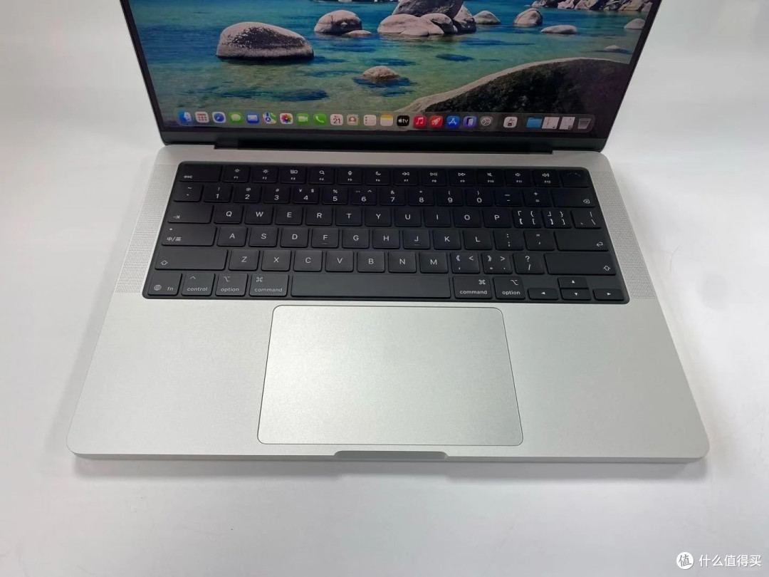 我的人生第一台 MacBook Pro!M5 芯片 24+1T,从神舟战神到苹果