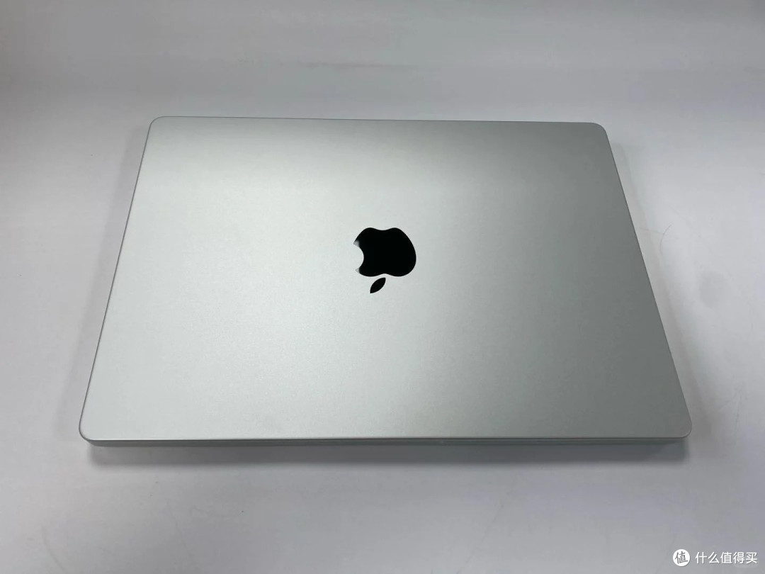 我的人生第一台 MacBook Pro!M5 芯片 24+1T,从神舟战神到苹果