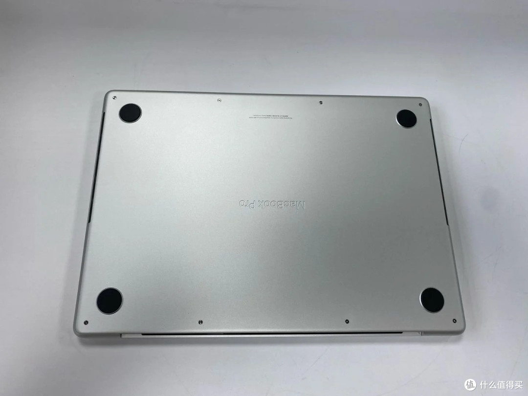 我的人生第一台 MacBook Pro!M5 芯片 24+1T,从神舟战神到苹果