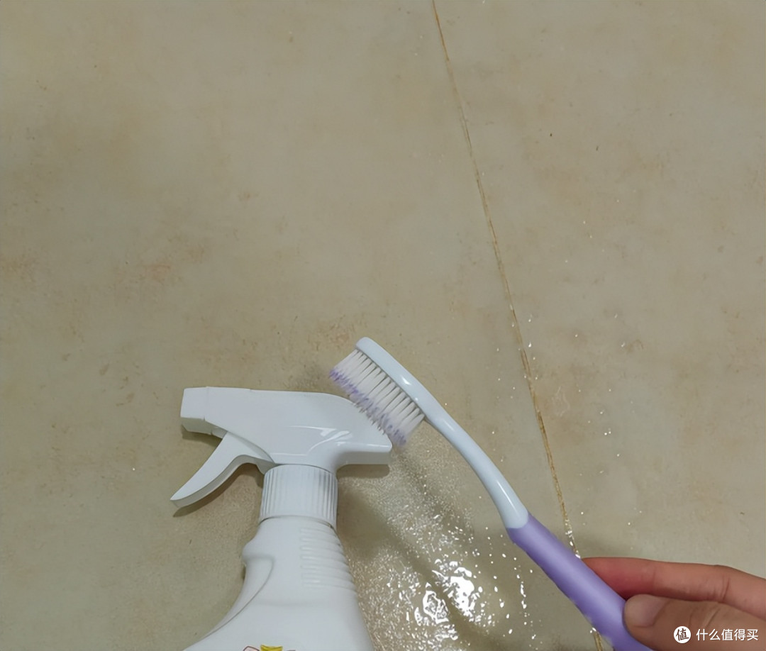 不用的牙刷别扔!思路打开,比专门的工具还好用