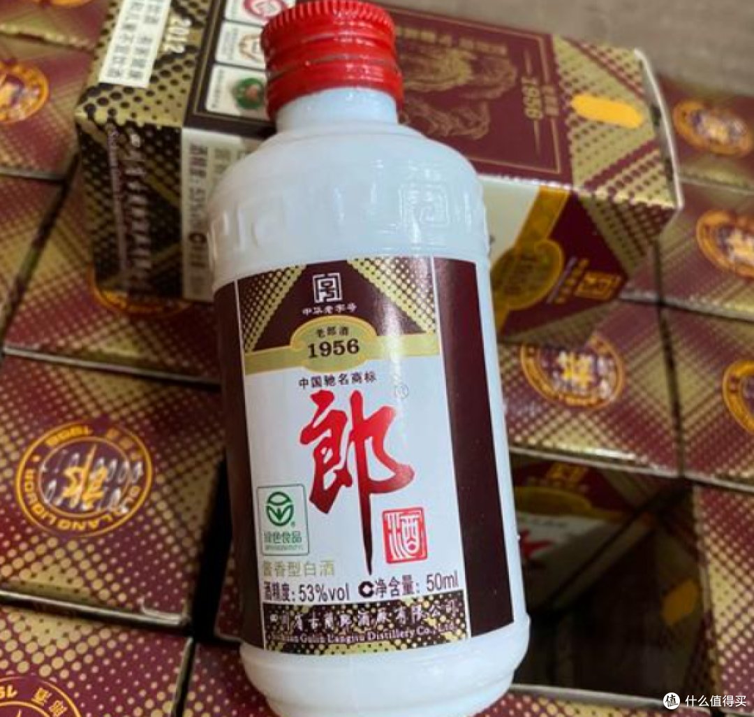 2026酱香型白酒哪款更值得买?百元档老郎酒1956VS茅台子迎宾测评