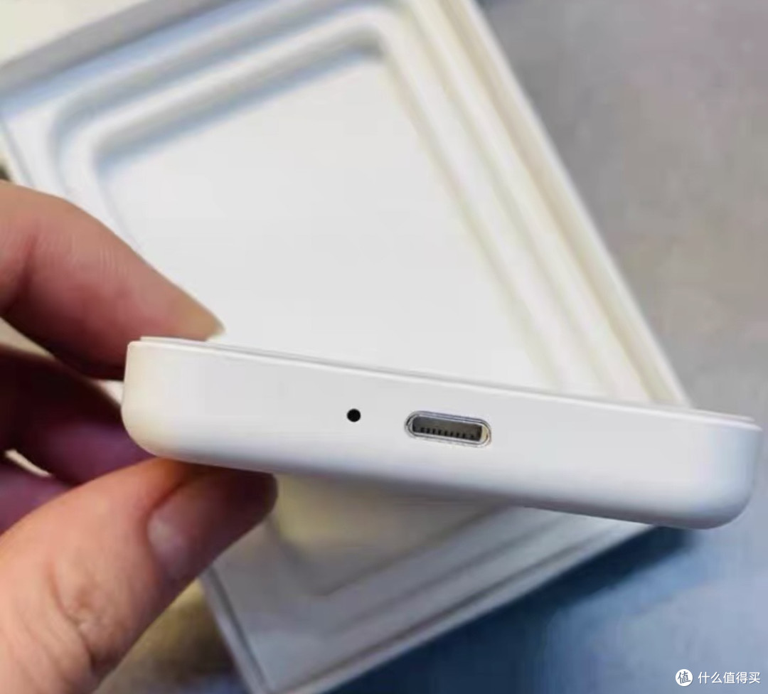 当年被骂智商税的苹果MagSafe,180块捡漏180块给iPhone续半天命