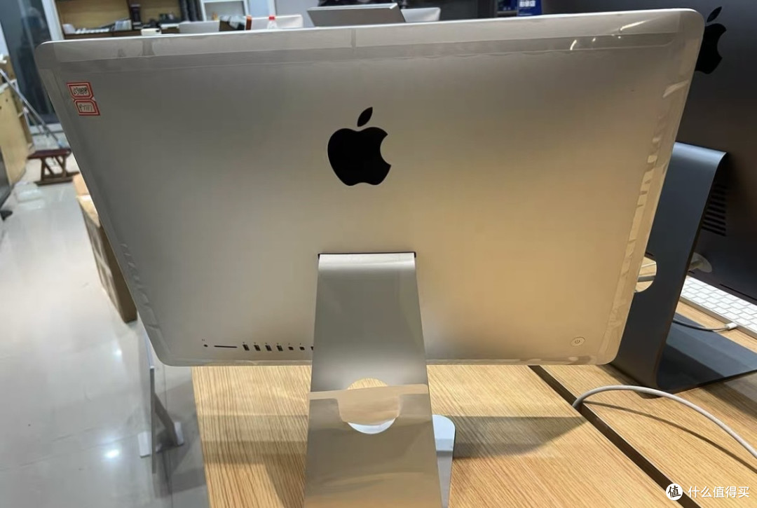闲鱼650块收了台iMac 2012,21.5寸IPS屏幕带光驱,上网看剧刚好