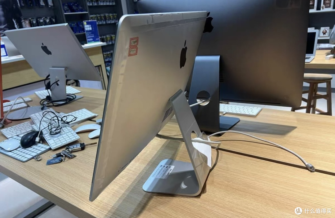 闲鱼650块收了台iMac 2012,21.5寸IPS屏幕带光驱,上网看剧刚好