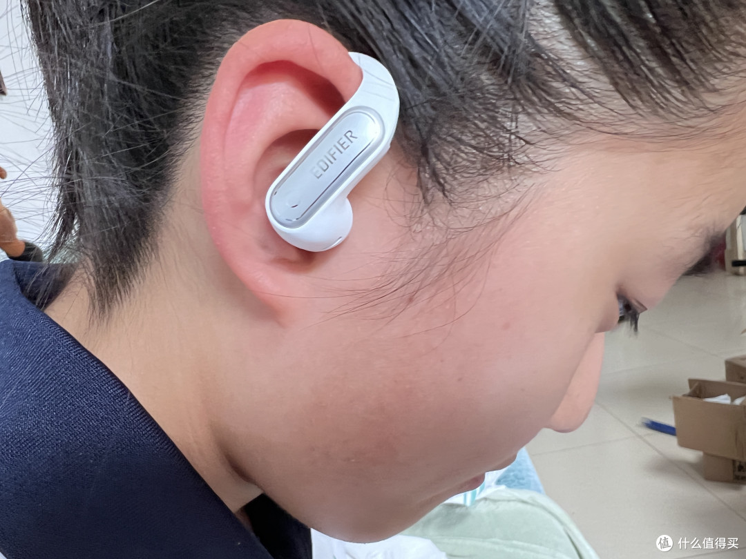 AI声学引擎、金标音质、无感佩戴:开放式耳机漫步者FitFreeTurbo