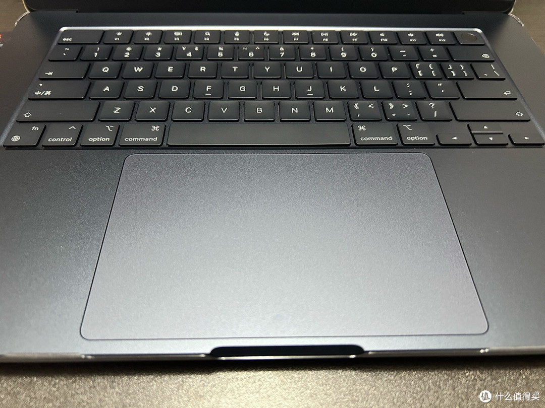 MacBook Air M2办公体验与便携性