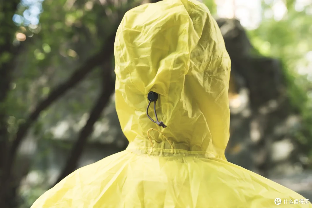 轻+轻才是王道,两种材质终有合适,JOGOFO专业登山雨衣上手实测