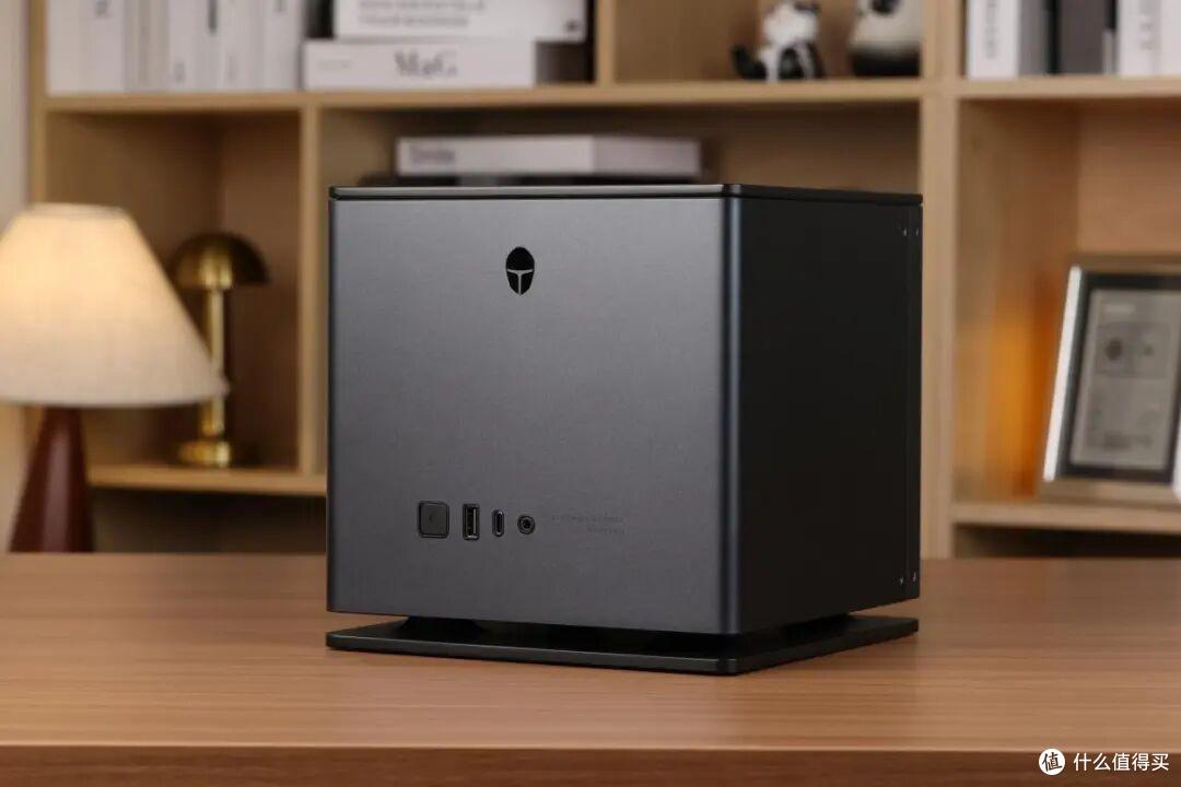 雷神水冷迷你AI工作站评测，能跑120B模型的小钢炮，应对不同场景