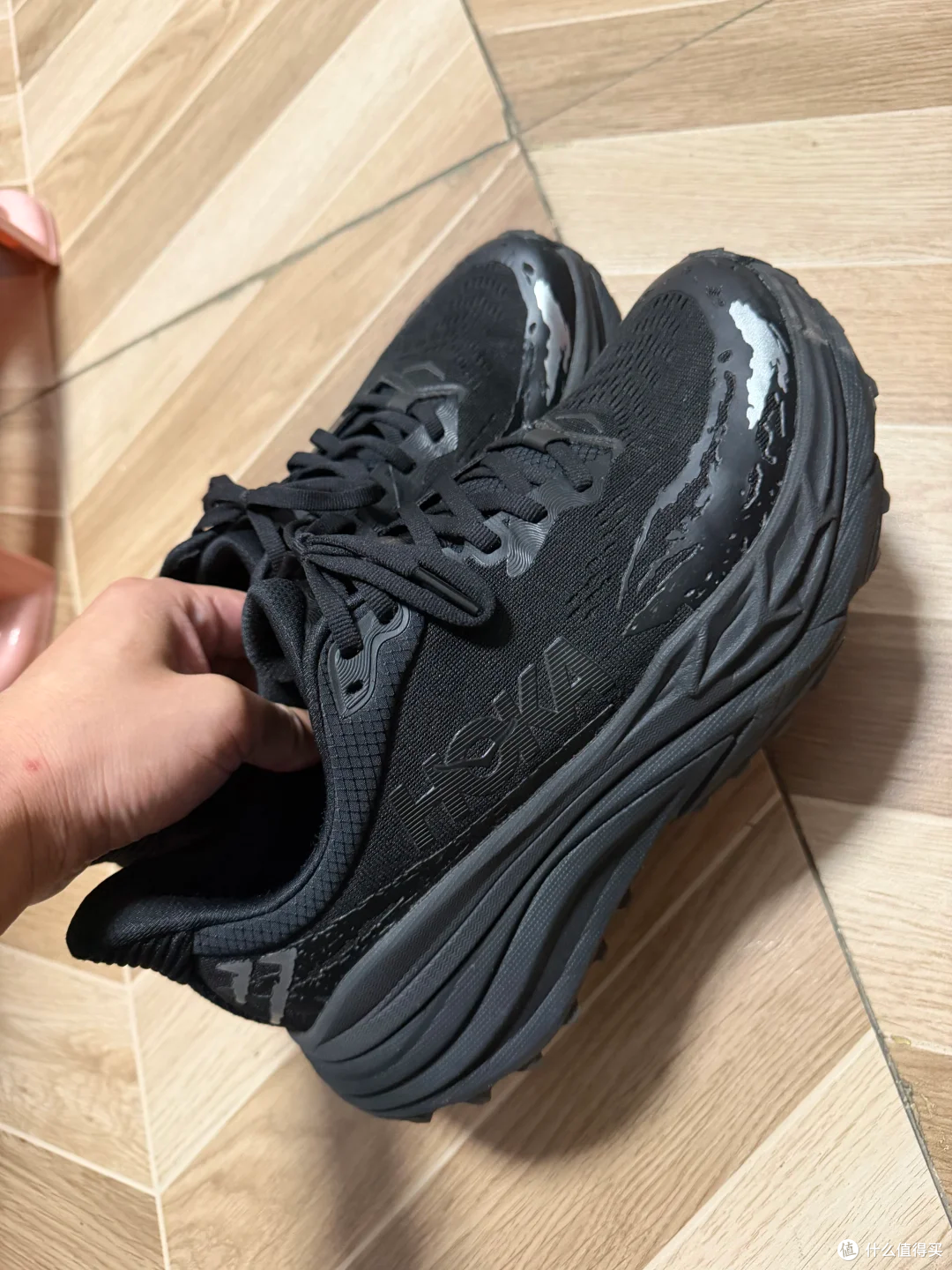 HOKA 越穿越软，为什么有人反而更舍不得扔？