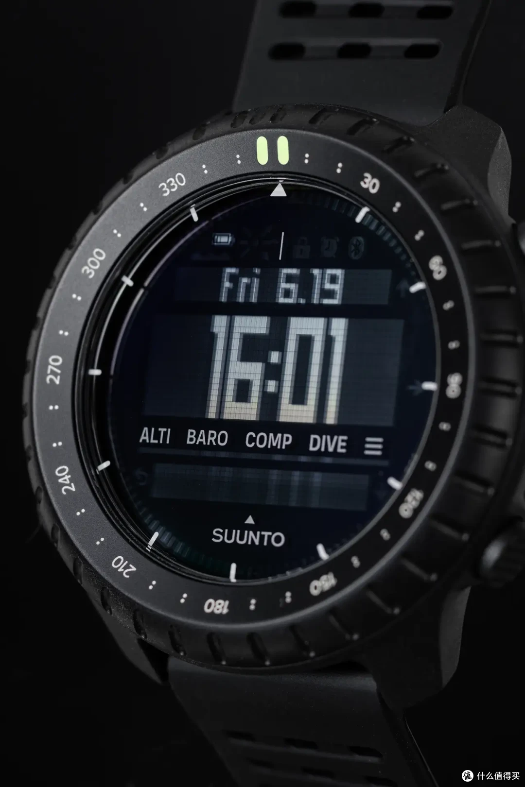 硬核户外表,用户两极端——SUUNTO CORE 2