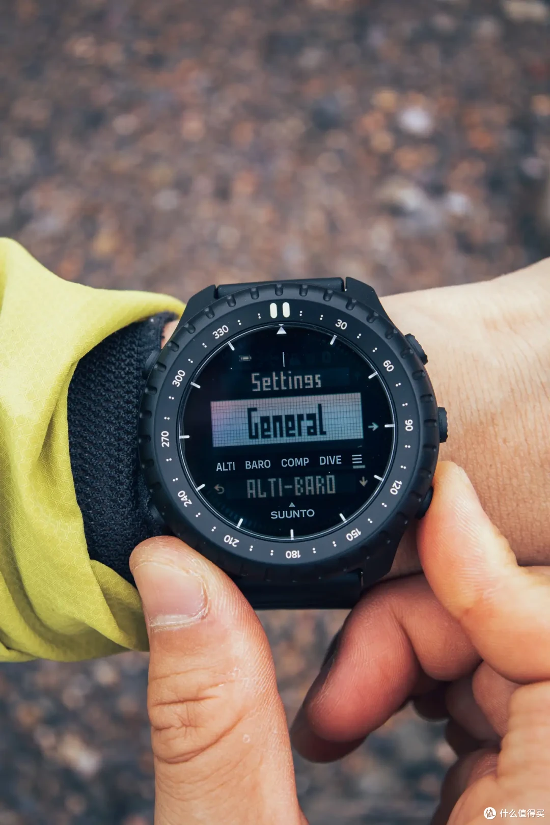 硬核户外表,用户两极端——SUUNTO CORE 2