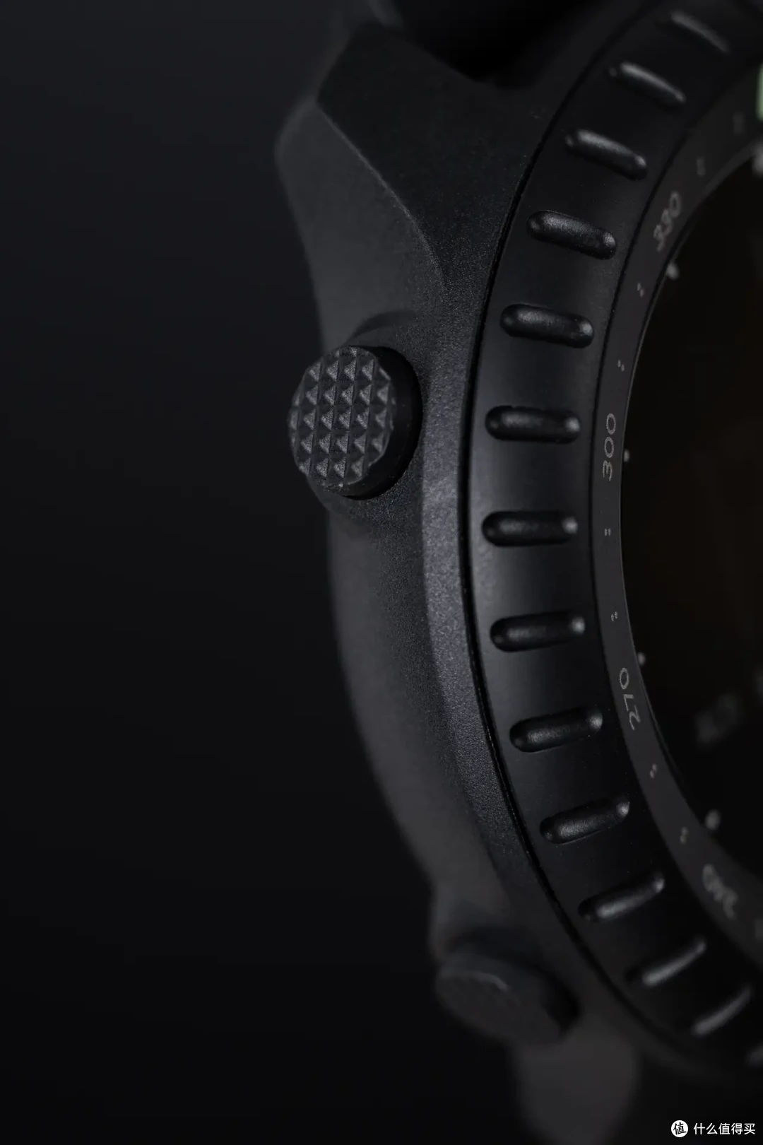 硬核户外表,用户两极端——SUUNTO CORE 2