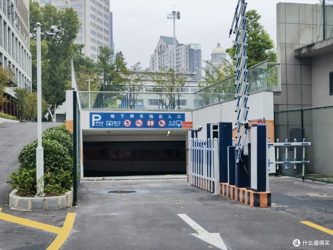 十几万买的车位转手却没人要！地下车位为何从香饽饽变烫手山芋？