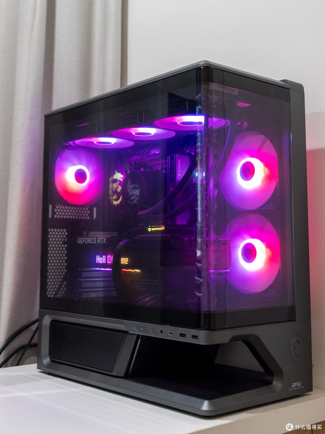 曲面玻璃加悬空底座，微星MPG VIXTA 300R PZ维斯塔机箱首晒