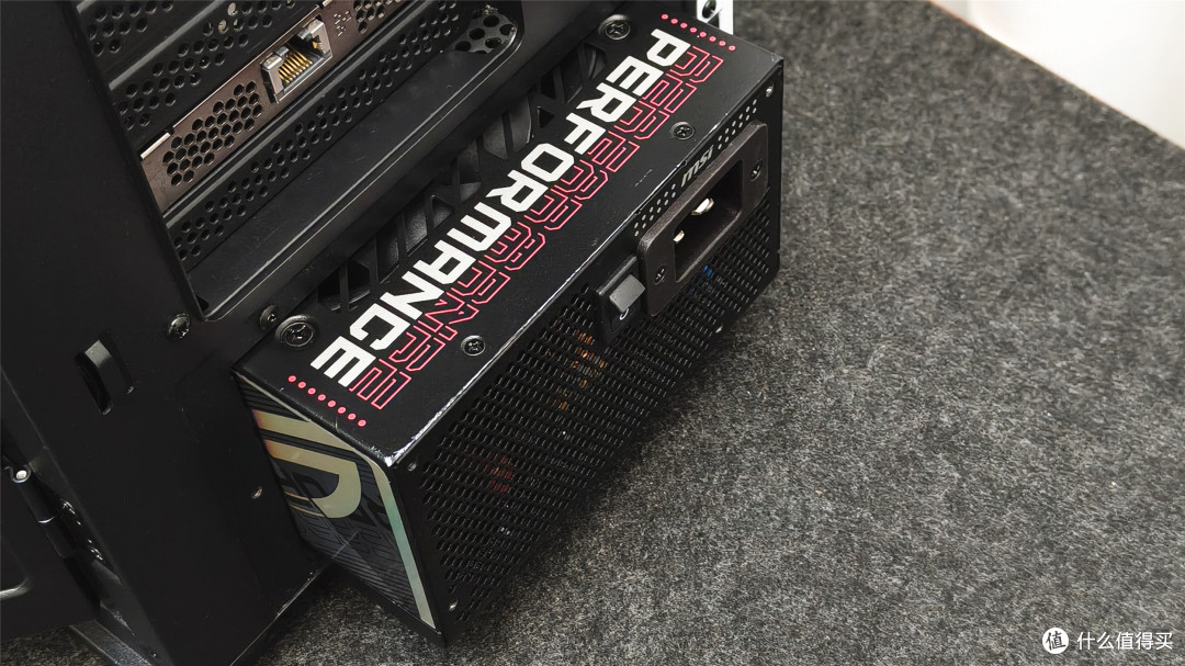 9900X3D+ 5080显卡！微星MPG Ai1300TS PCIE5月神电源装机实测