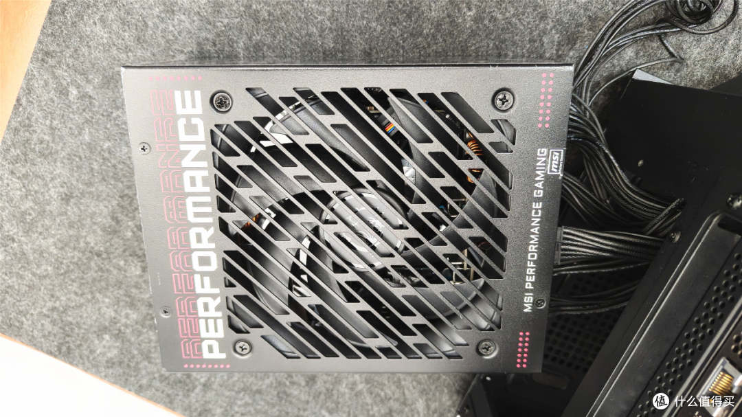9900X3D+ 5080显卡！微星MPG Ai1300TS PCIE5月神电源装机实测