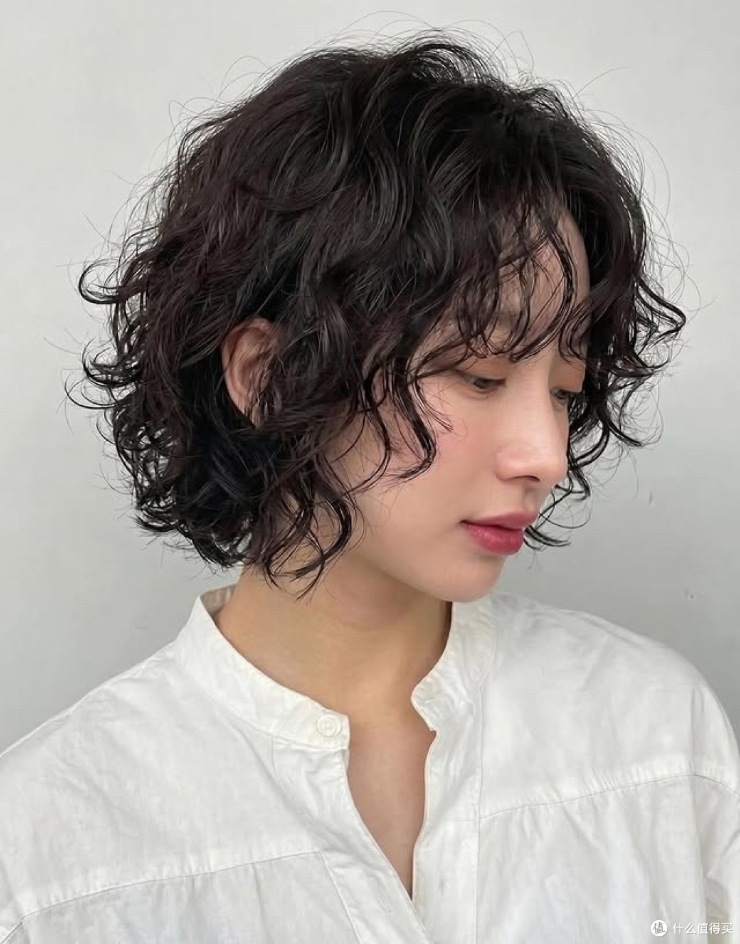法式慵懒短羊毛卷，不挑脸型显气质，发型轻盈蓬松、自然随性！