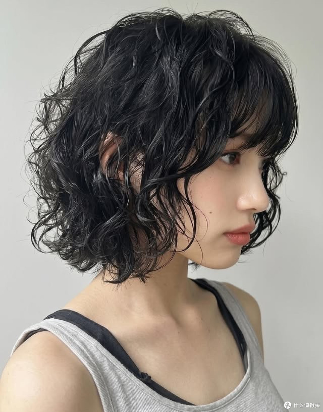 法式慵懒短羊毛卷，不挑脸型显气质，发型轻盈蓬松、自然随性！
