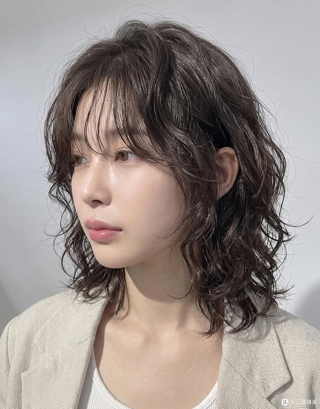 法式慵懒短羊毛卷，不挑脸型显气质，发型轻盈蓬松、自然随性！