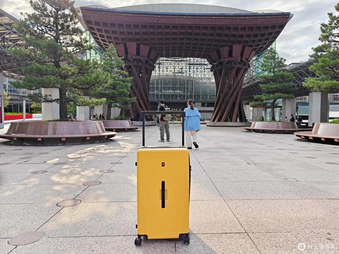 全家出游全靠它！地平线8号大旅行家28寸行李箱，实力颜值双在线
