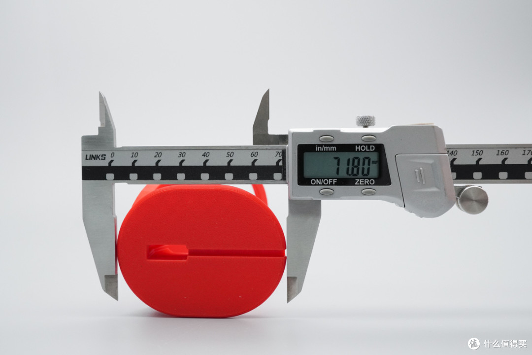 自带格栅风道散热，MagSafe 桌面充电支架评测