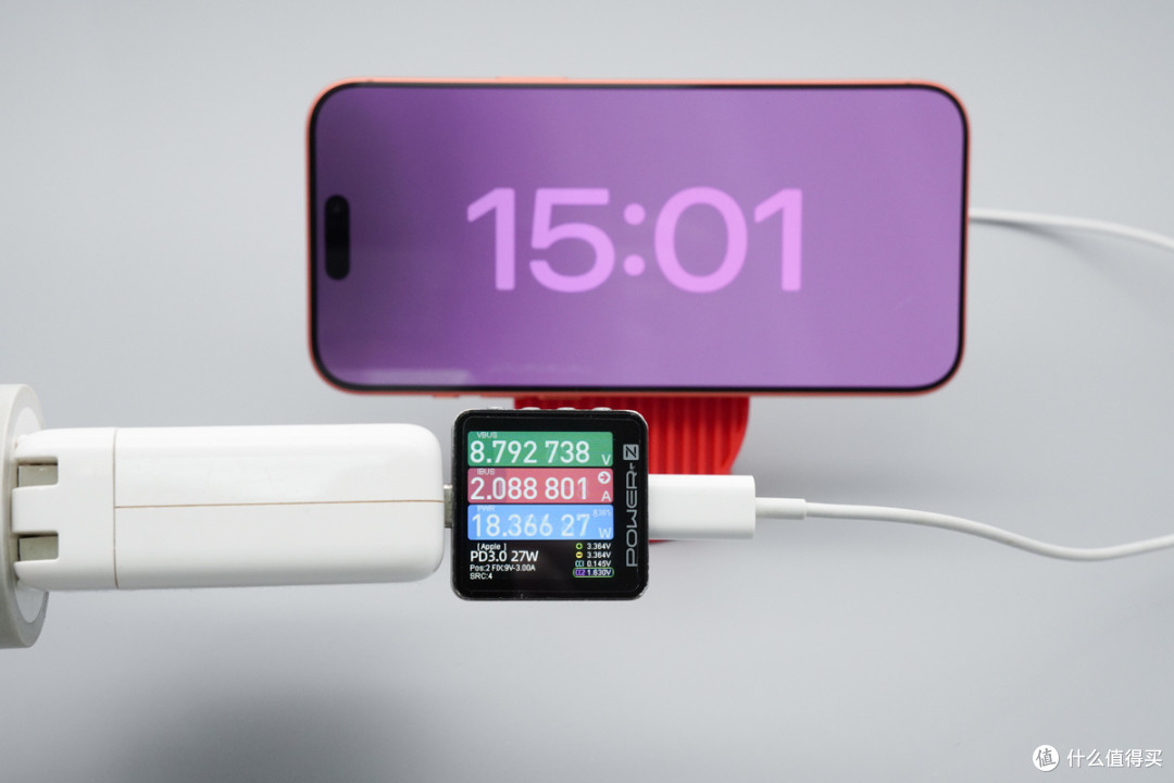 自带格栅风道散热，MagSafe 桌面充电支架评测