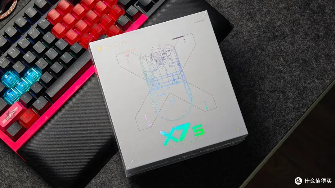 只要参数够强就是好鼠标？雷神X7S 首发PAW3955T+自研模具