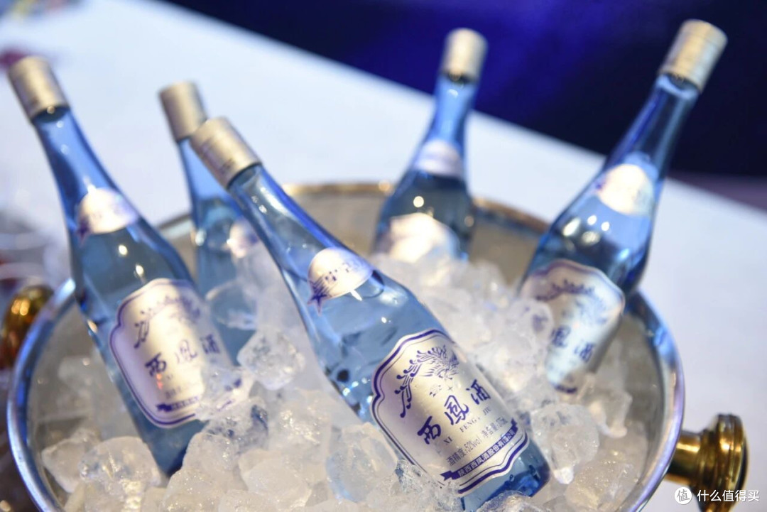 炎炎夏日喝冰镇白酒虽然很爽，但也真的很危险！