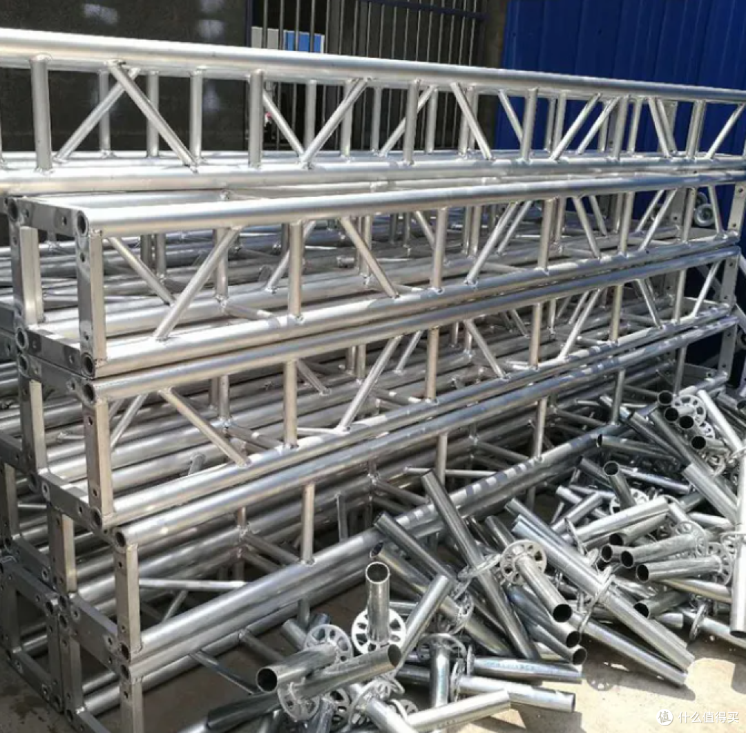 演出搭建现场翻车：Truss架拼错型号会怎样？我替你们试过了