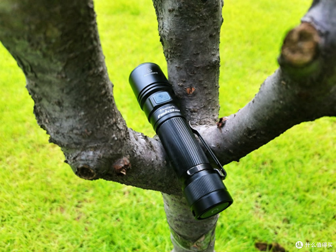 户外通勤全能手电！Fenix C6 V4.0｜高亮远射超耐用，居家必备！